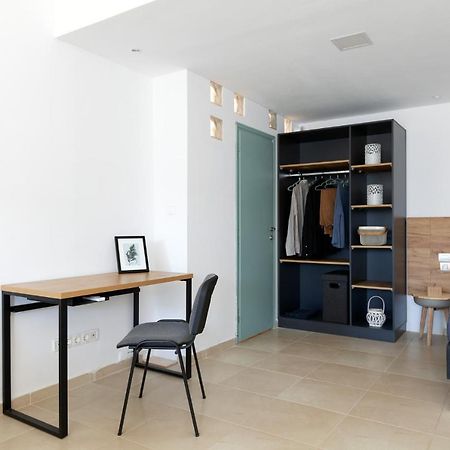 Livingfy Apt With Mountain View & Garden Vámosz Kültér fotó